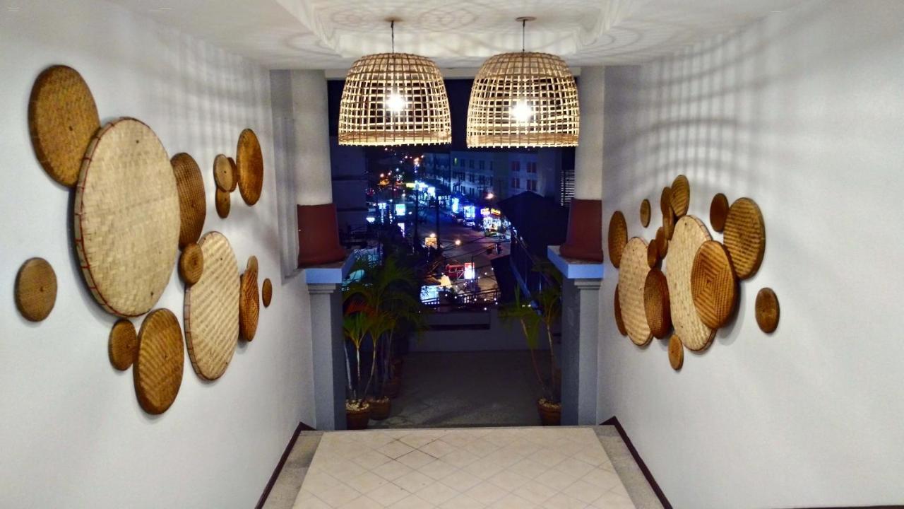 הוסטל Bodega Phuket Patong (Adults Only) מראה חיצוני תמונה