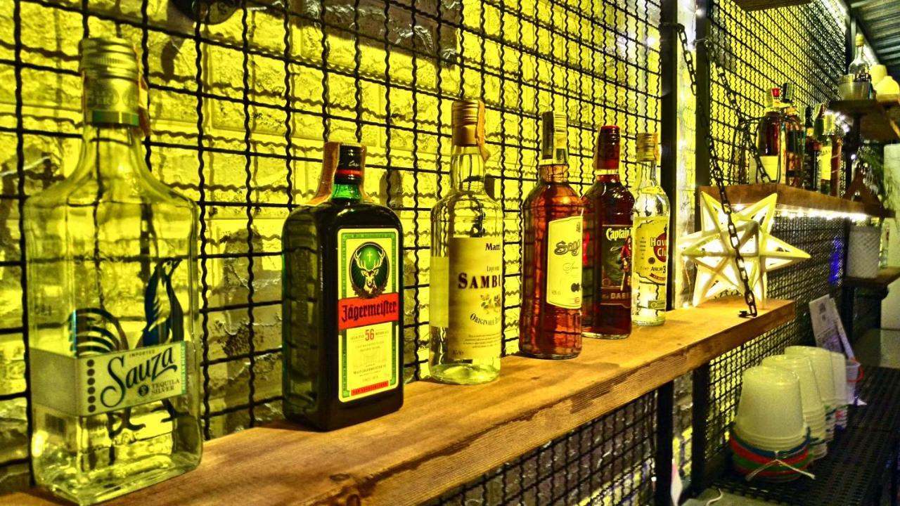 הוסטל Bodega Phuket Patong (Adults Only) מראה חיצוני תמונה