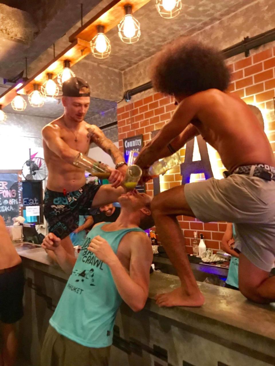 הוסטל Bodega Phuket Patong (Adults Only) מראה חיצוני תמונה