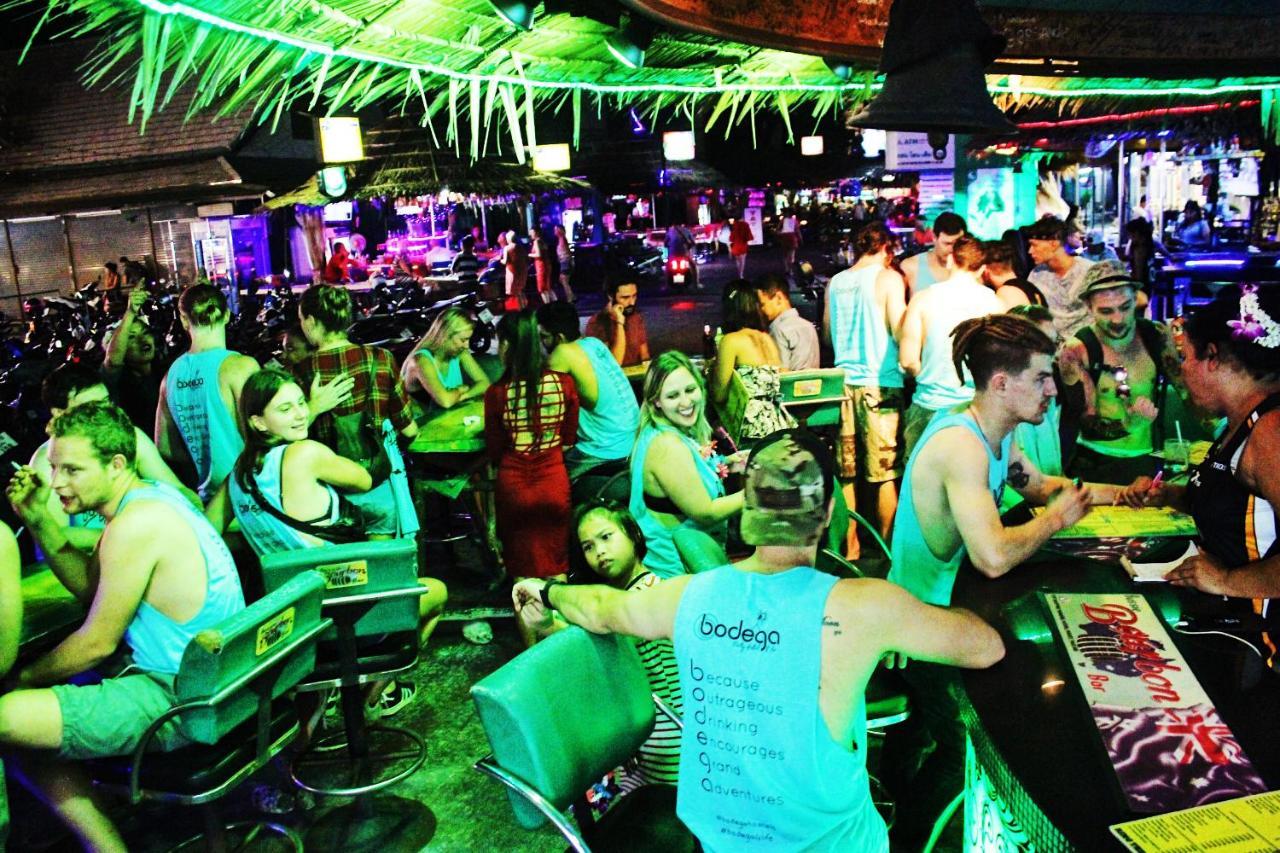 הוסטל Bodega Phuket Patong (Adults Only) מראה חיצוני תמונה